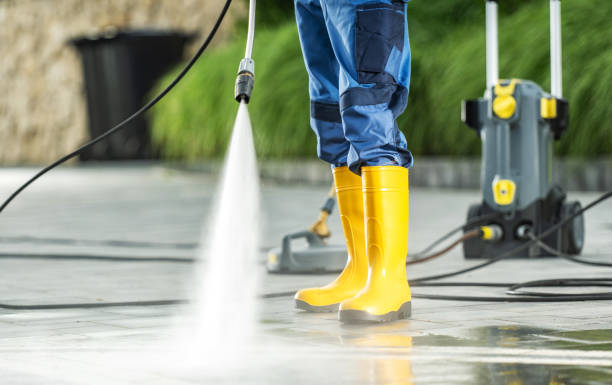 Fence Pressure Washing in Flatonia, TX